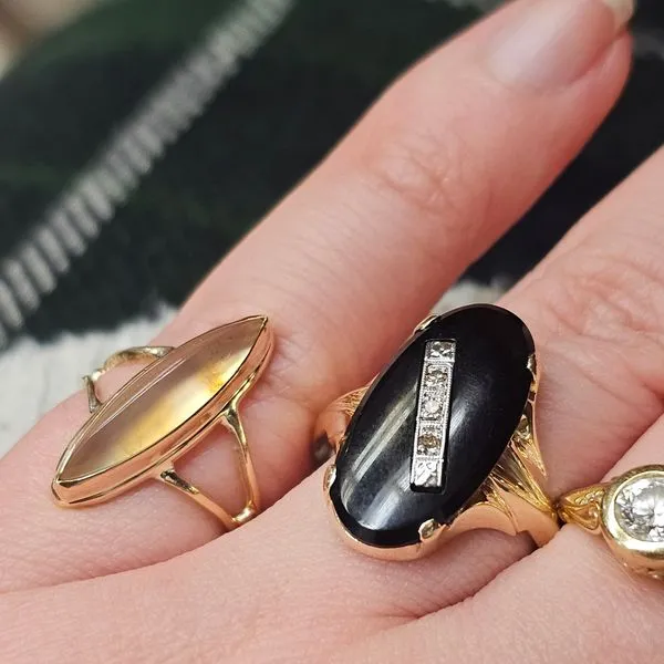 Estate Yellow Gold Cabachon Stone Ring Image 3 Mark Jewellers La Crosse, WI