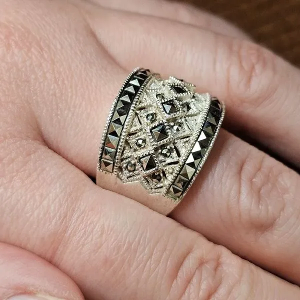 Estate Sterling Tapered Ring Image 2 Mark Jewellers La Crosse, WI