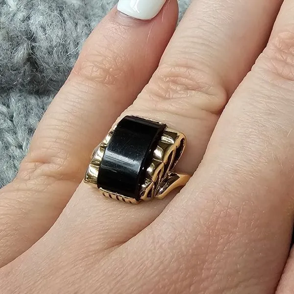 Estate Yellow Gold Black Stone Ring Image 2 Mark Jewellers La Crosse, WI