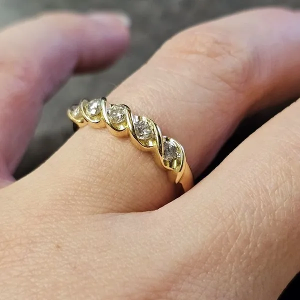 Estate Yellow Gold 5-Stone Diamond Band Image 2 Mark Jewellers La Crosse, WI