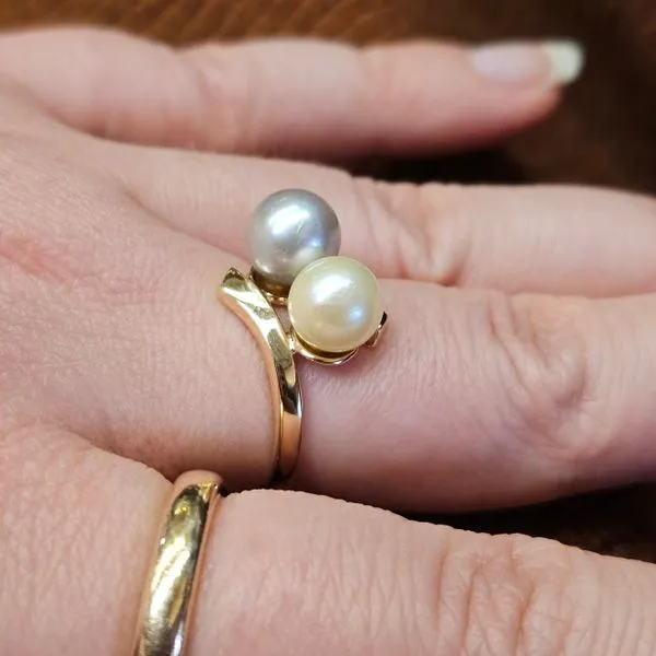 Estate Yellow Gold Cultured Freshwater Pearl Ring Image 2 Mark Jewellers La Crosse, WI