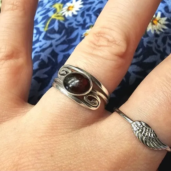 Estate Sterling Maroon Stone Twist Ring Image 2 Mark Jewellers La Crosse, WI