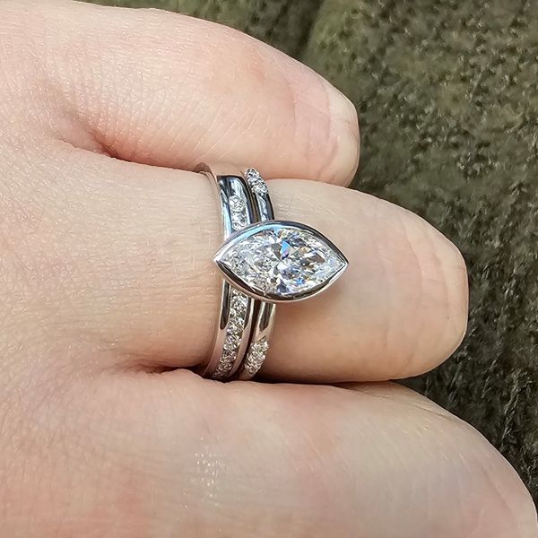 Estate White Gold Diamond Band Image 3 Mark Jewellers La Crosse, WI