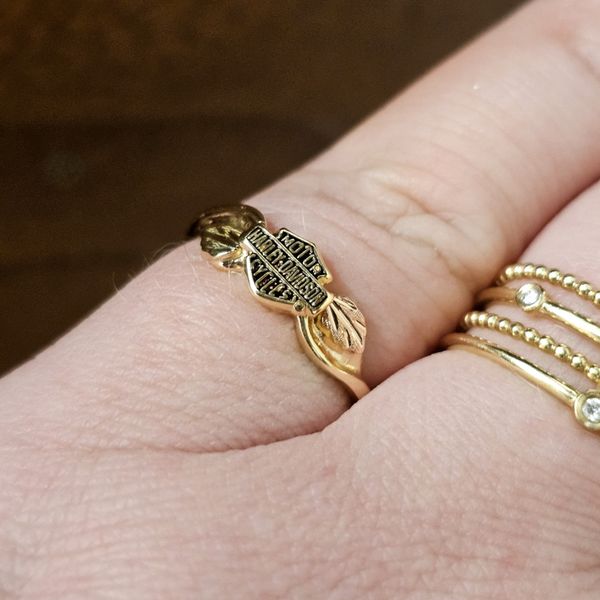 Estate Tri-Color Gold Ring Image 3 Mark Jewellers La Crosse, WI