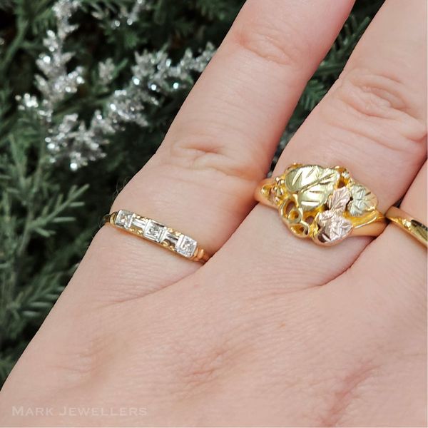 Estate Two Tone Gold Diamond Ring Image 3 Mark Jewellers La Crosse, WI