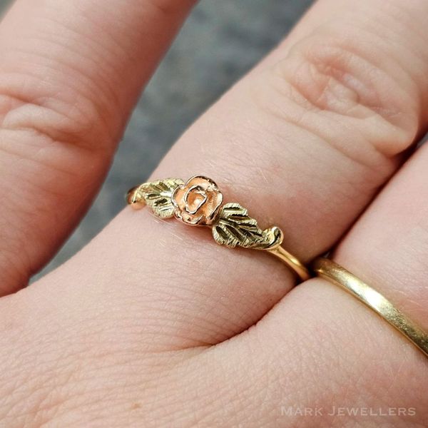 Estate Tri-Tone Gold Ring Image 3 Mark Jewellers La Crosse, WI
