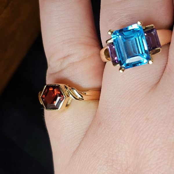 Estate Yellow Gold Red Stone Ring Image 3 Mark Jewellers La Crosse, WI