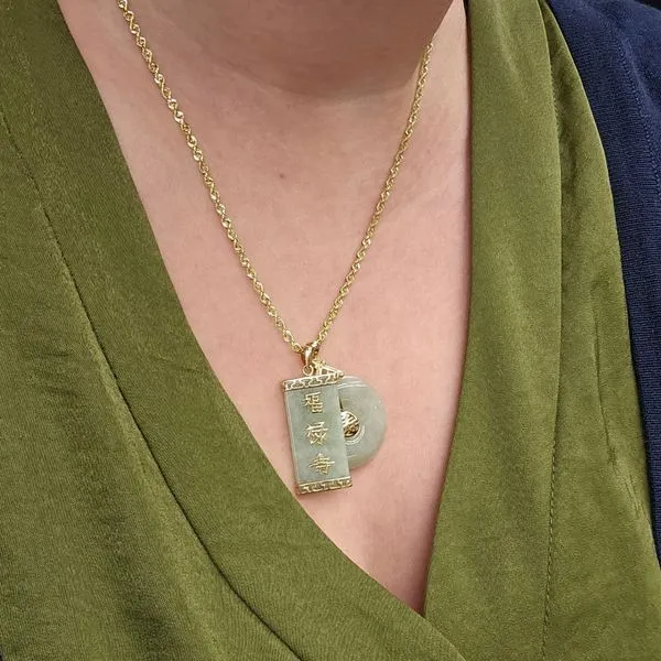 Estate Yellow Gold Jade Color Pendant Image 3 Mark Jewellers La Crosse, WI