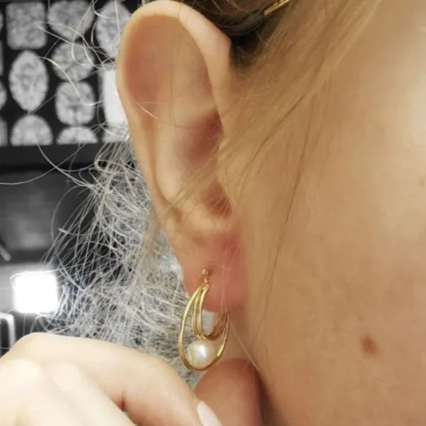 Estate Yellow Gold Pearl Hoop Earrings Image 3 Mark Jewellers La Crosse, WI