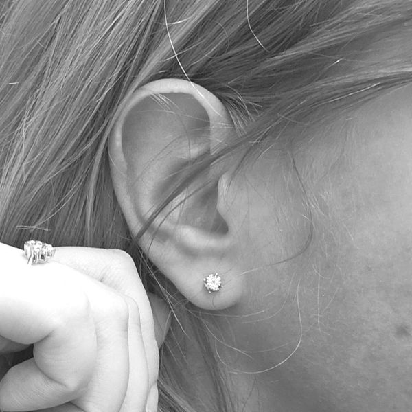 Estate White Gold Diamond Stud Earrings Image 2 Mark Jewellers La Crosse, WI