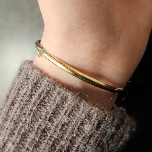 Estate Yellow Gold Bangle Bracelet Image 3 Mark Jewellers La Crosse, WI