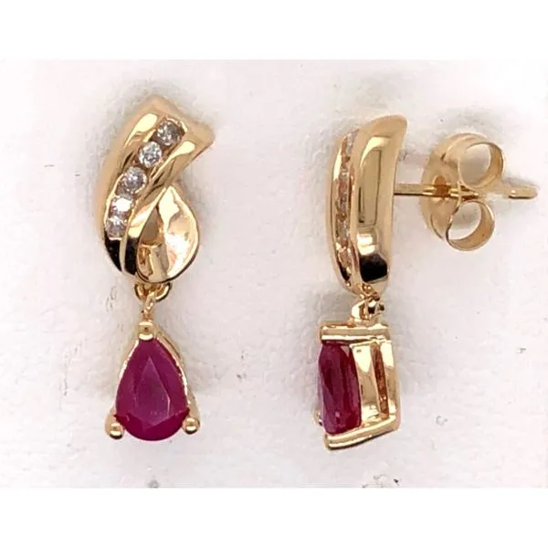 Estate Earrings Image 2 Mark Jewellers La Crosse, WI