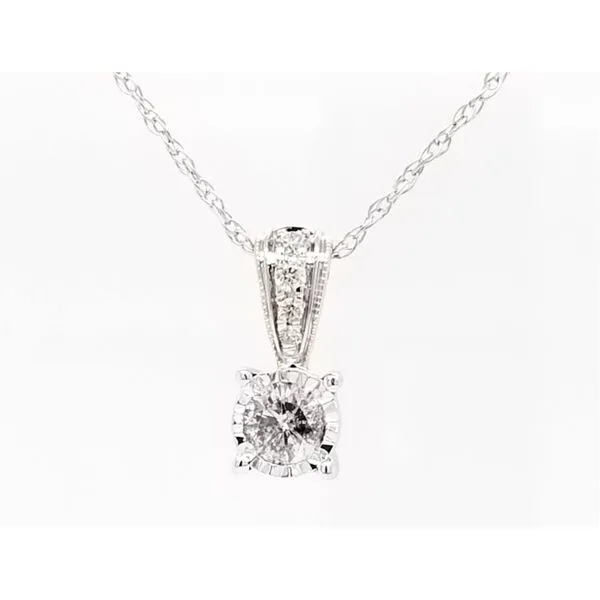 Estate Pendant Image 3 Mark Jewellers La Crosse, WI