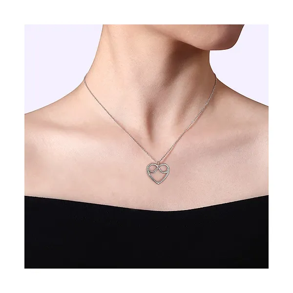 Silver Pendant Image 2 Mees Jewelry Chillicothe, OH