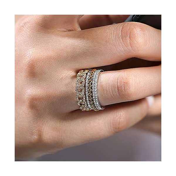 14KTT 1.04CTW MULTI ROW DIA FASH BAND SZ6.5

SERIAL# S2284202 Image 2 Meigs Jewelry Tahlequah, OK