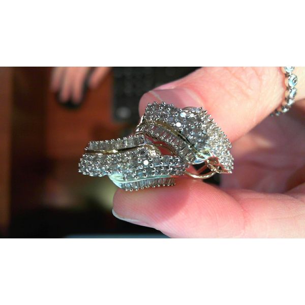 Earring Meyers Jewelers Grove City, OH