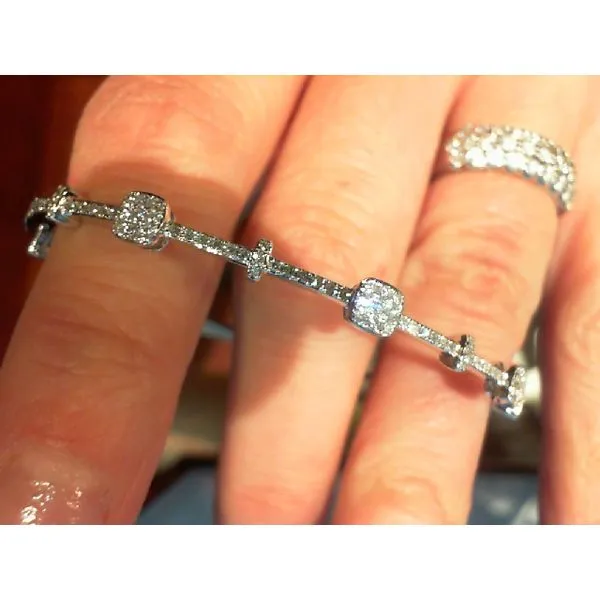 Bracelet Meyers Jewelers Grove City, OH