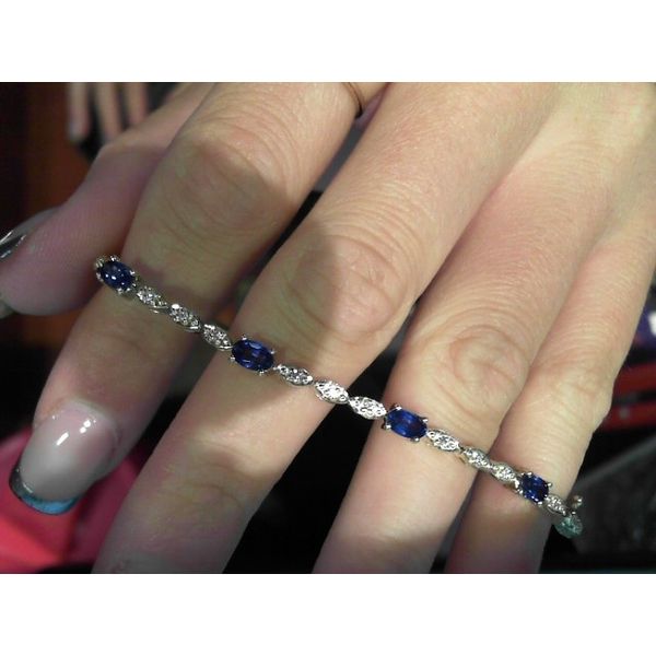 Bracelet Meyers Jewelers Grove City, OH