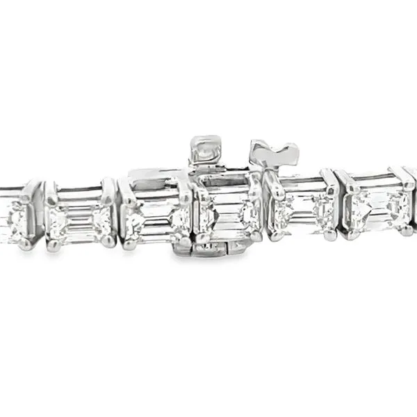 Diamond Bracelet Image 2 Miner's Den Jewelers Royal Oak, MI