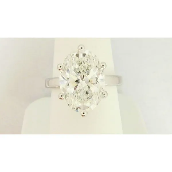 Lab Grown Diamond Ring Miner's Den Jewelers Royal Oak, MI