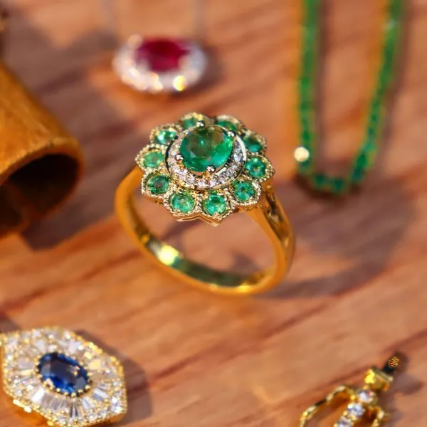 Emerald & Diamond Ring Image 3 Miner's Den Jewelers Royal Oak, MI