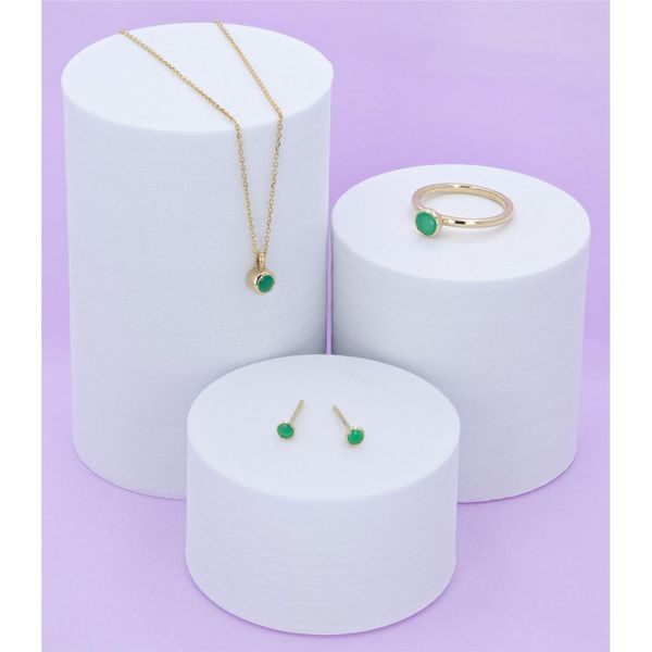 Emerald Bezel Ring Image 3 Miner's Den Jewelers Royal Oak, MI