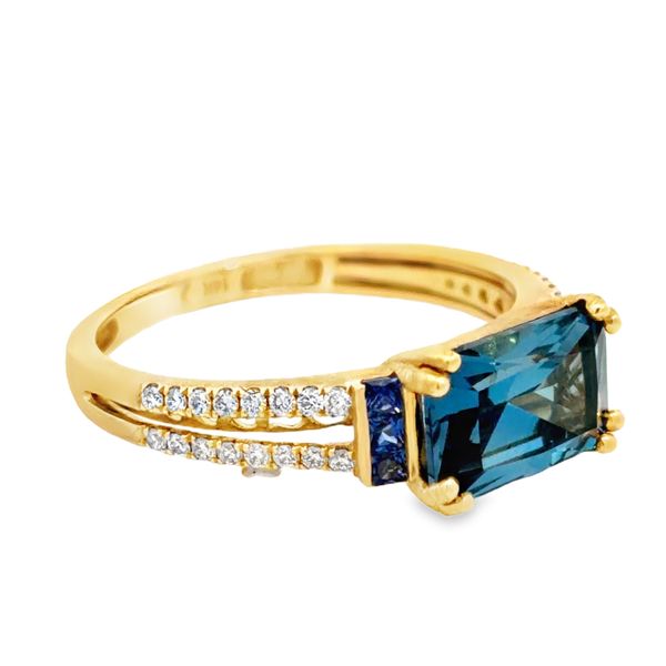 Colored Gemstone Ring Image 2 Miner's Den Jewelers Royal Oak, MI