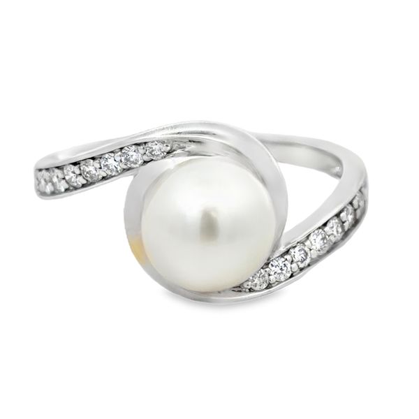 Pearl Ring Miner's Den Jewelers Royal Oak, MI