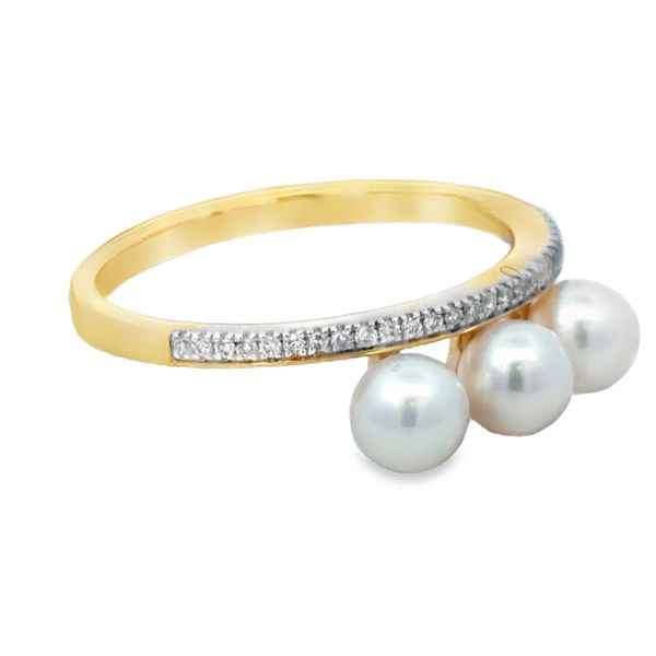 Pearl Ring Image 2 Miner's Den Jewelers Royal Oak, MI