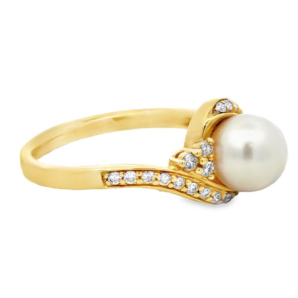 Pearl Ring Miner's Den Jewelers Royal Oak, MI