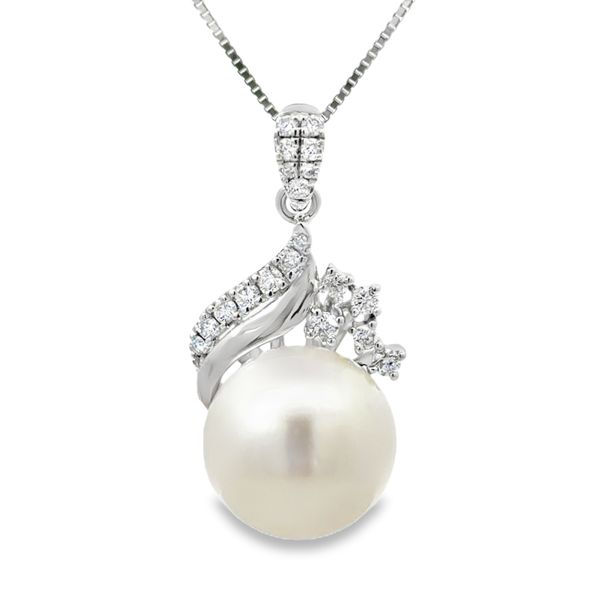 Pearl Pendant Miner's Den Jewelers Royal Oak, MI