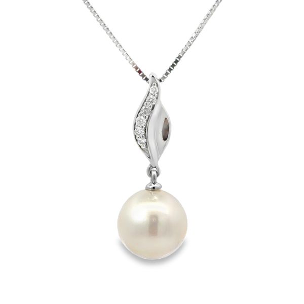 Pearl Pendant Miner's Den Jewelers Royal Oak, MI