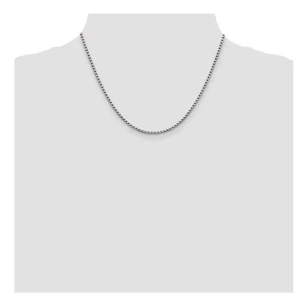 18\ - 14K White Gold 2.4mm D/C Round Box Chain