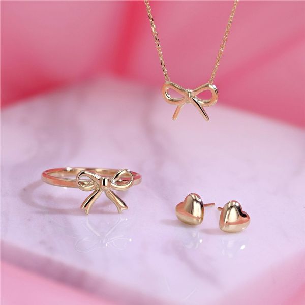 Gold Necklace Image 4 Miner's Den Jewelers Royal Oak, MI