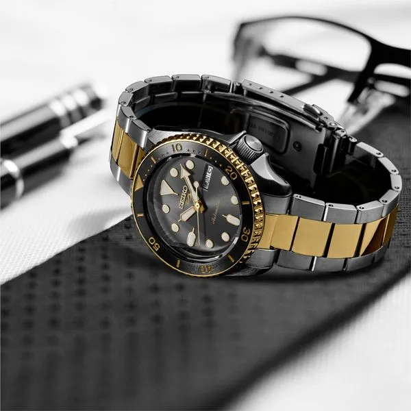Seiko 5 Sports | SRPK22 Image 4 Miner's Den Jewelers Royal Oak, MI