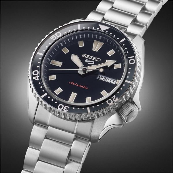 Seiko 5 Sports | SKX | SRPL85 Image 4 Miner's Den Jewelers Royal Oak, MI