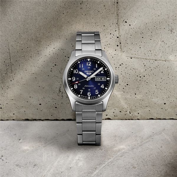 Seiko 5 Sports | SRPG29 Image 4 Miner's Den Jewelers Royal Oak, MI
