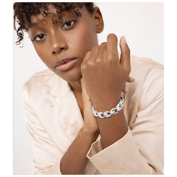 Pulsera LOVE de Plata Image 2 Miner's Den Jewelers Royal Oak, MI