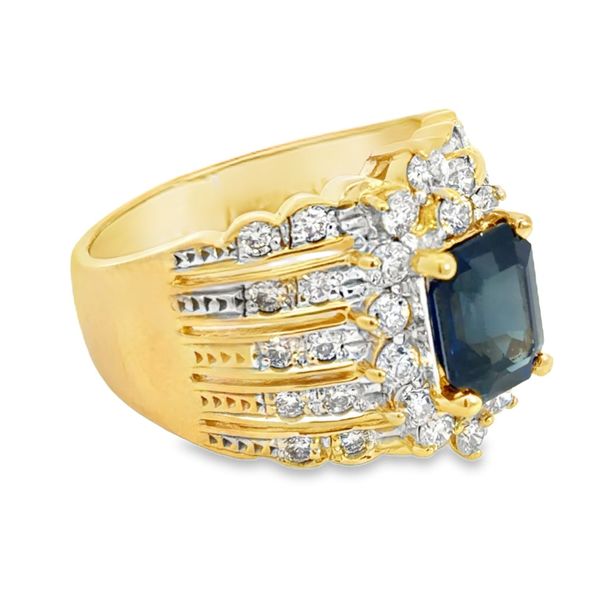 Estate Ring Image 2 Miner's Den Jewelers Royal Oak, MI