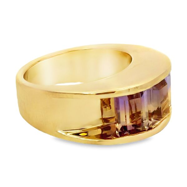 Estate Ring Image 2 Miner's Den Jewelers Royal Oak, MI