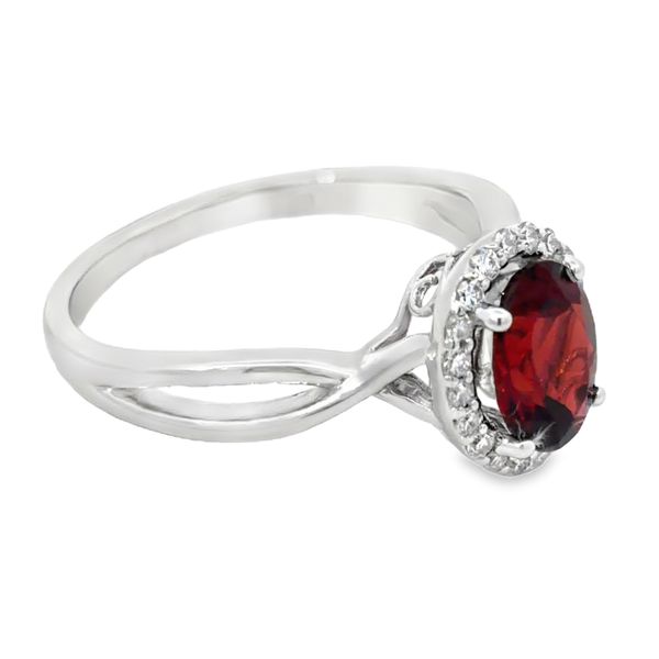 Estate Ring Image 2 Miner's Den Jewelers Royal Oak, MI