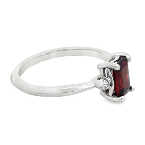 Estate Ring Image 2 Miner's Den Jewelers Royal Oak, MI