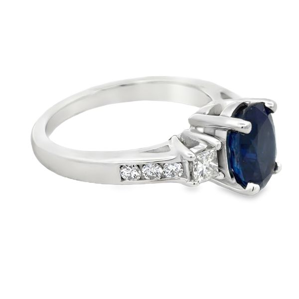 Estate Ring Image 2 Miner's Den Jewelers Royal Oak, MI