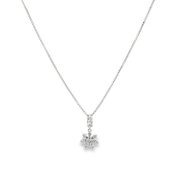 18kt cluster diamond pendant