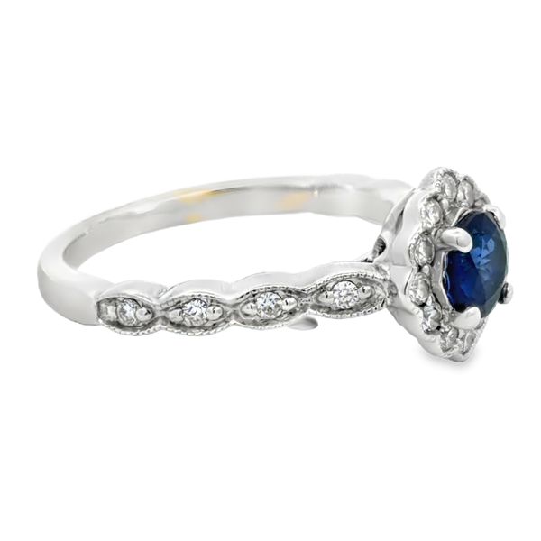 Estate Engagement Ring Image 2 Miner's Den Jewelers Royal Oak, MI