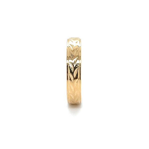 18K Yellow Gold Estate 4.4mm Wedding Band Image 3 Minor Jewelry Inc. Nashville, TN