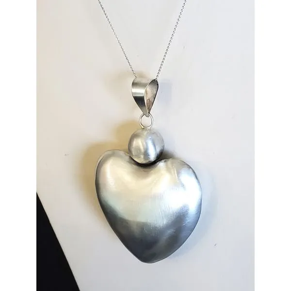 Sterling Silver Estate Heart Pendant Image 2 Minor Jewelry Inc. Nashville, TN