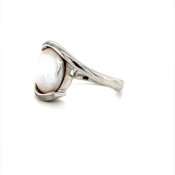 Silver Ring With Freshwater Pearl Image 2 Minor Jewelry Inc. Nashville, TN