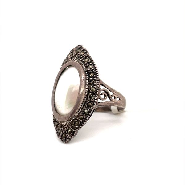 Sterling Silver Estate Mother of Pearl Ring Image 2 Minor Jewelry Inc. Nashville, TN