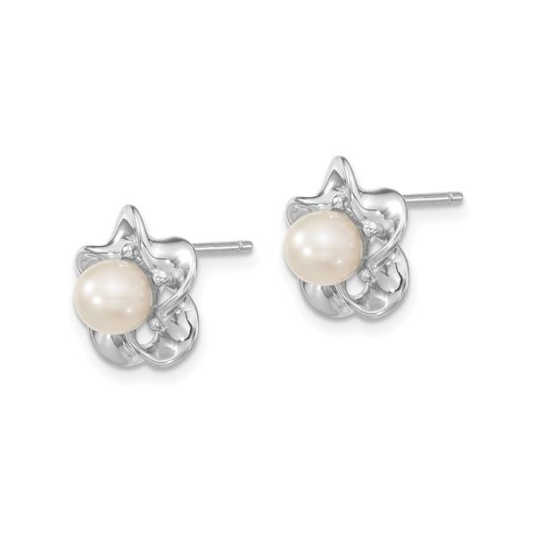 Sterling Silver Freshwater Pearl Flower Stud Earrings Image 2 Minor Jewelry Inc. Nashville, TN